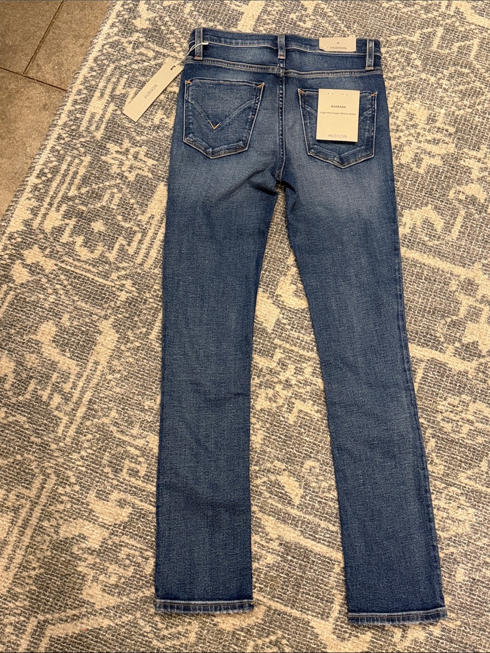 Hudson ~ BARBARA ~ high-rise super skinny ankle jeans ~ size 23